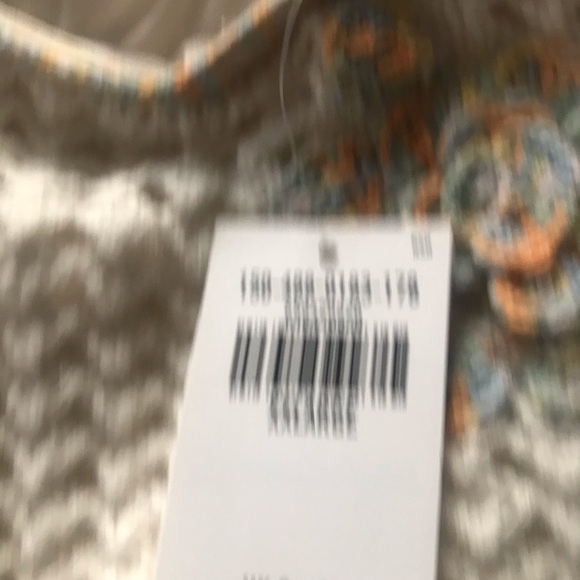 Abercrombie & Fitch White Camisole - Picture 6 of 6